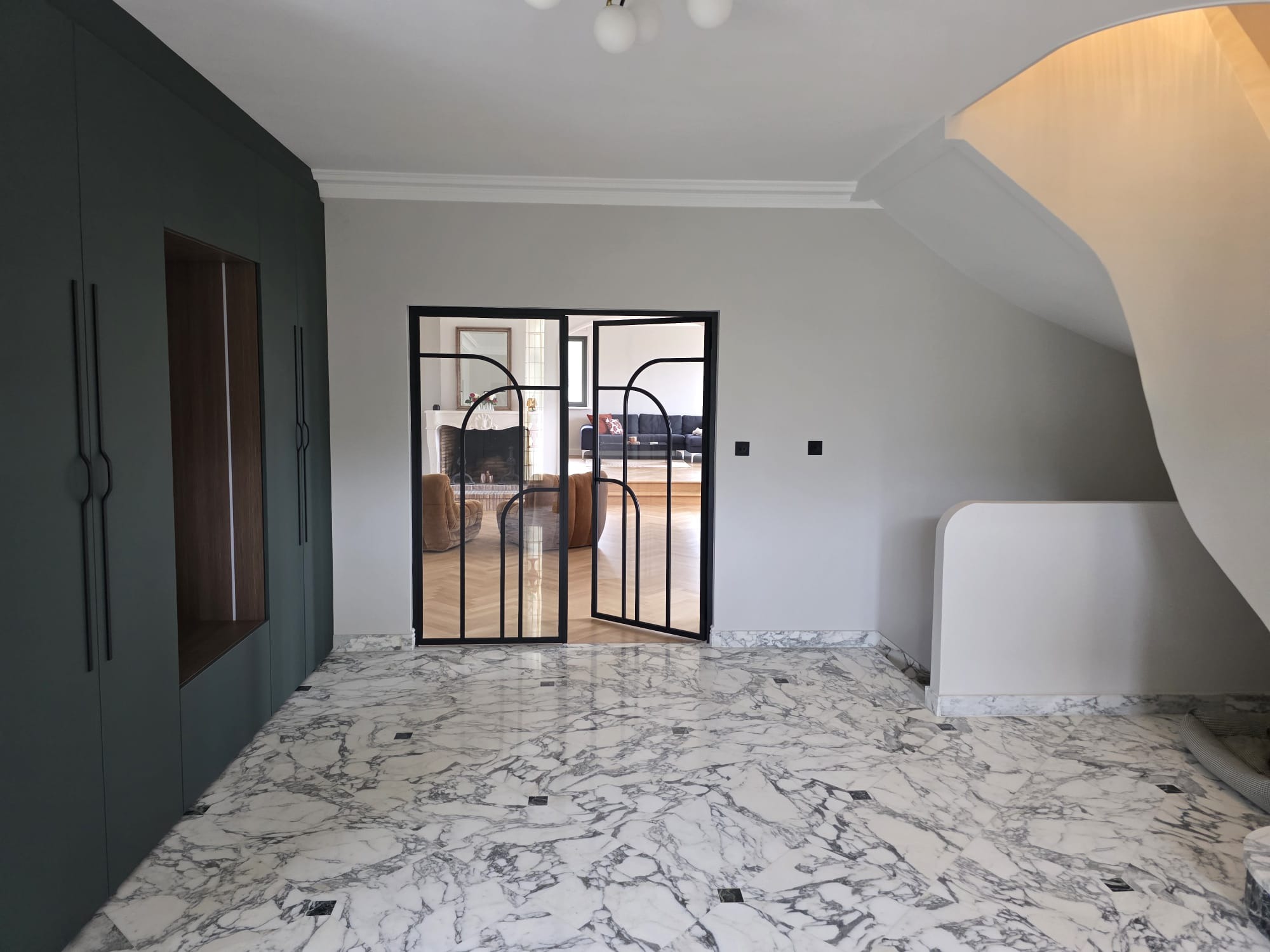 Travaux de peinture intérieure sur les murs d’un logement