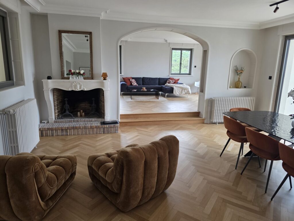 Chantier de rénovation intérieure réalisé par une entreprise spécialisée